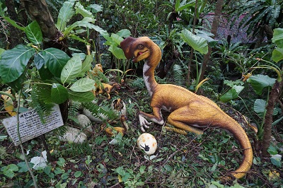 DINO恐竜PARK やんばる亜熱帯の森
子育てする恐竜